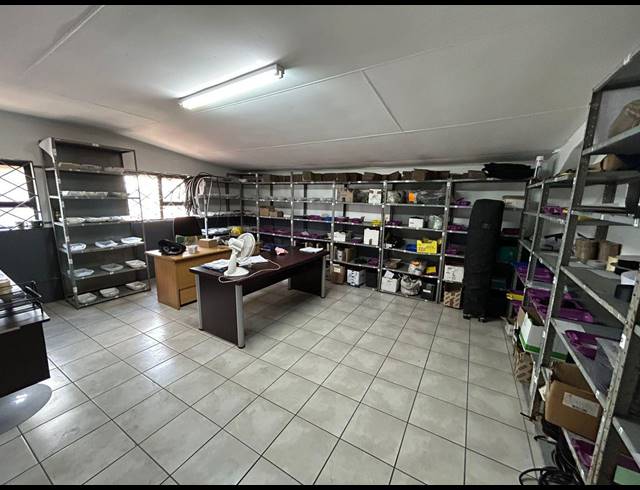 486M² WAREHOUSE TO LET IN SPARTAN